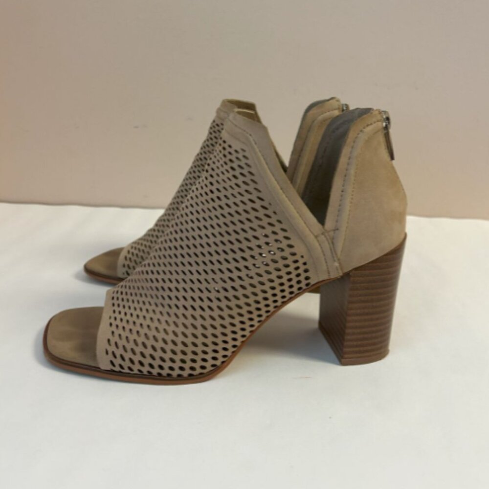 Vince Camuto Tan Leather Peep-Toe Heels - Size 8M